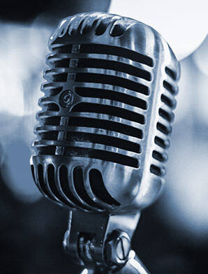 Ellenbogen vom Tisch